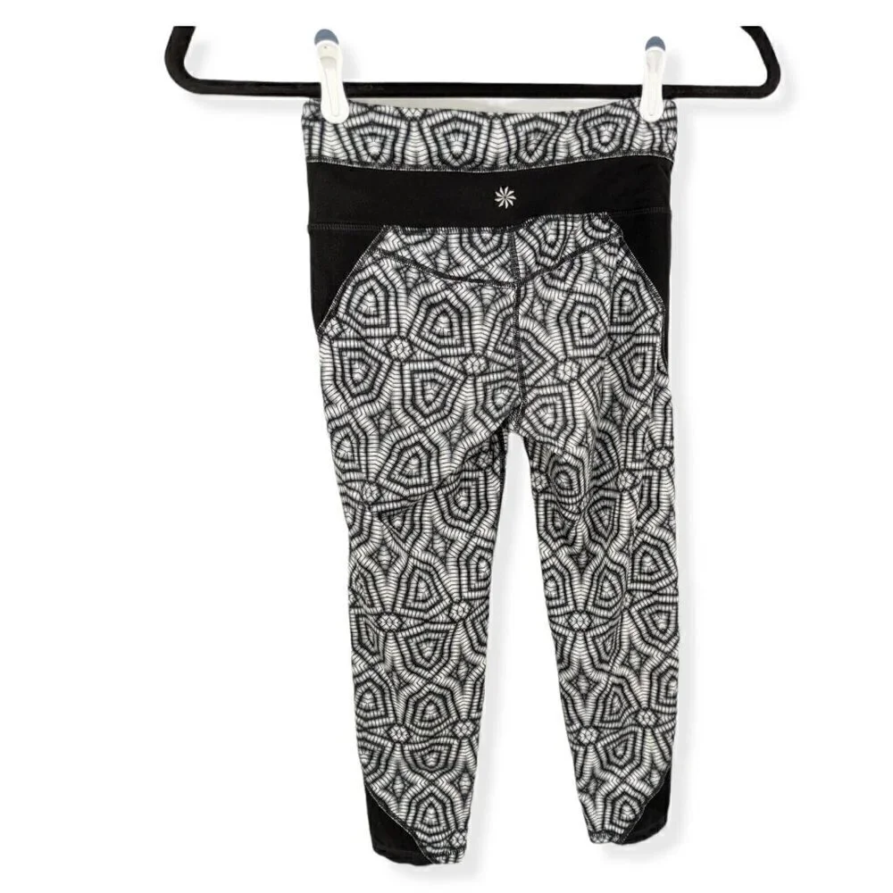 Athleta Capri Leggings Sz Small Geometric Print Chaturanga Yoga Black Gray - Picture 2 of 8